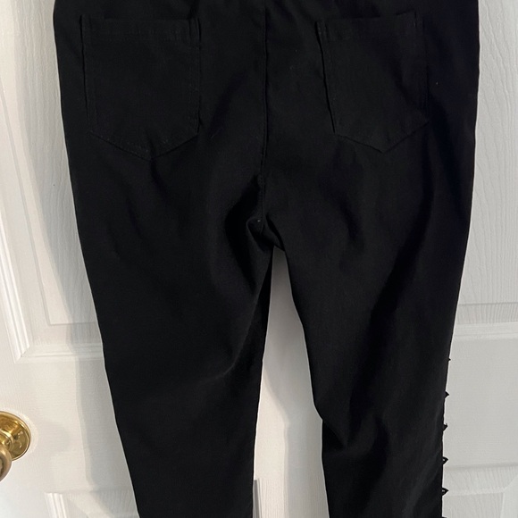 Designer women’s stretchy pants - Picture 2 of 9